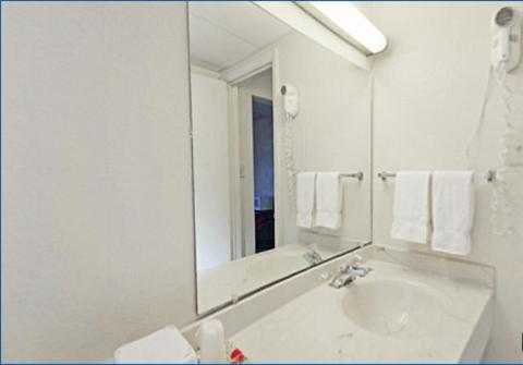 Americas Best Value Inn Уинчестер Номер фото